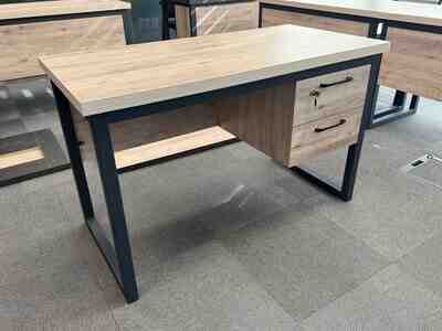 Ofis masası Ofis masası