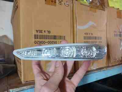 Hyundai Sonata 2011-2014 yan güzgü dönmə işığı Hyundai Sonata 2011-2014 yan güzgü dönmə işığı