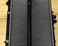 İnfinity FX35 üçün radiator hissəsi