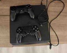 PlayStation 4 slim