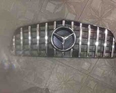 Mercedes-Benz C-Class (W205) radiator barmaqlığı