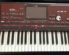 Sintezator Korg Pa700