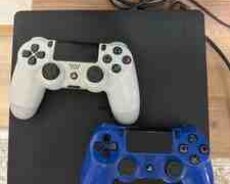 Sony PlayStation 4