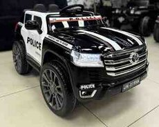 Toyota polis avtomobili 4wd