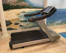 Qaçış trenajoru Technogym run now 700