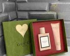 Gucci Bloom  Gucci Guilty ətri