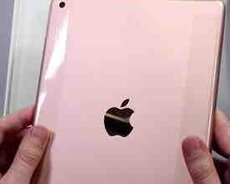 Apple iPad 9.7