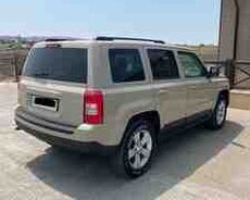 Jeep Patriot arxa şüşəsi