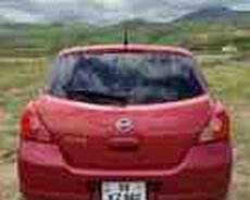 Nissan Tiida arxa nömrə qabı