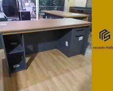 Ofis masaları