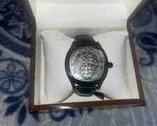 Qol saatı Cartier