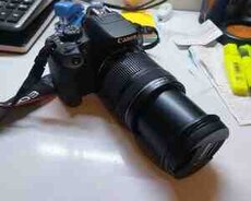 Dotoaparat Canon EOS 700D