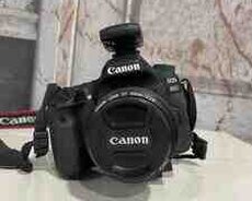 Canon EOS 80D