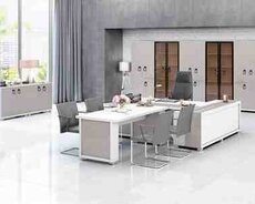 Ofis masası