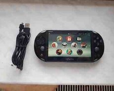 PS Vita 2000
