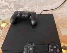 Playstation 4 slim