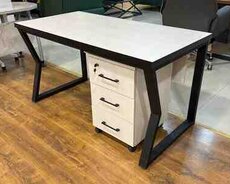 Ofis masası