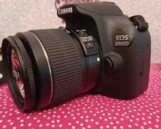 Fotoaparat Canon 2000 D