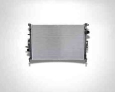Range Rover Evogue, Discovery Sport su radiatoru