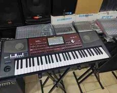 Sintezator Korg Pa 700