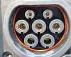 Elektrik avtomobil şarj aləti