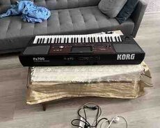 Piano Korg PA700