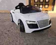 Uşaq avtomobili Audi R8 Spyder