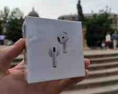 AirPods 4