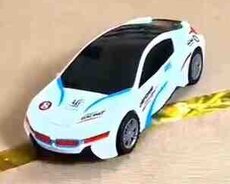 Oyuncaq robot maşın