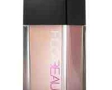 Huda Beauty tonal krem
