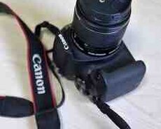 Fotoaparat Canon EOS 2000d