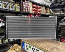 Chevrolet Cruze 2016 su radiatoru