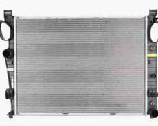 Mercedes W220 su radiatoru