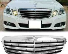 Mercedes w212 radiator barmaqlığı
