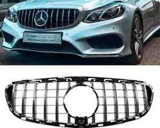 Mercedes W212 radiator barmaqlığı GT stil
