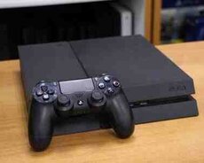 Sony PlayStation 4