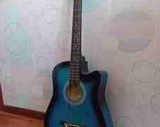 Akustik gitara