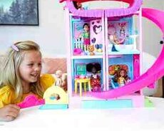 Barbie evi