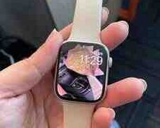 Apple Watch Series 7 Aluminum Starlight 45mm
