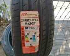 Millekinq şini 235, 45 R18