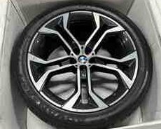 BMW X5, C052 təkərləri 275, 40 R21