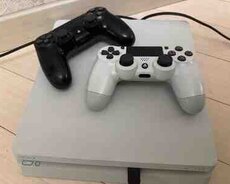 Sony PlayStation 4 Slim