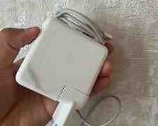 Apple MacBook adapteri