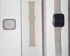 Apple Watch Series 8 Aluminum Starlight 45mm