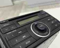 Nissan Tiida maqnitolası