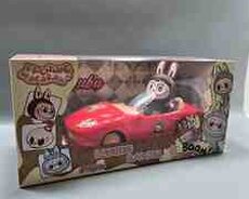 Labubu pultlu maşın