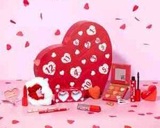 Advent calendar Revolution x Love Actually