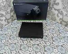 Xbox One X 1TB