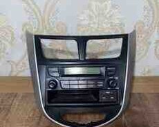 Hyundai Accent maqnitolası