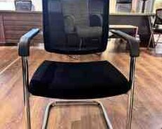 Ofis kreslosu Quatro